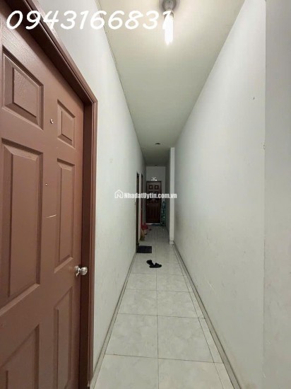 Bán nhà mặt phố Lạc Long Quân, Tân Bình: 140m2, 4 tầng, 6PN, vị trí vàng kinh doanh, sổ hồng chính chủ, giá chỉ 25 tỷ!